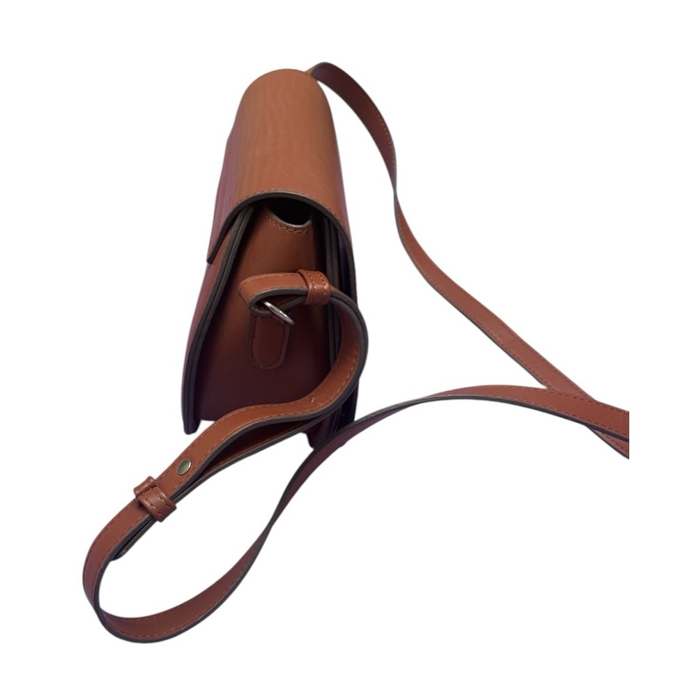 Women’s Shoulder Bag in Cognac Brown - Picture 4 of 8